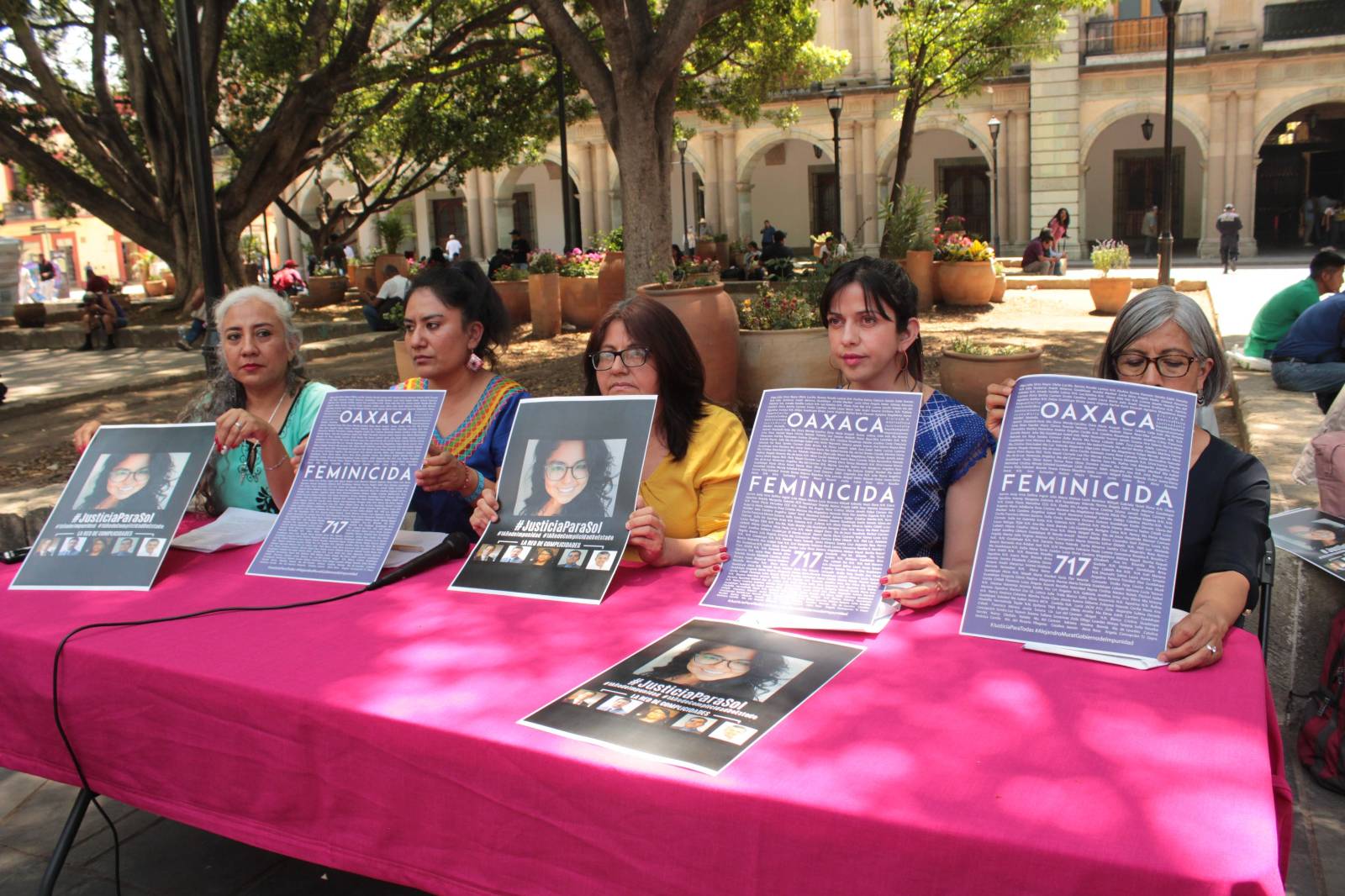Mujeres de Oaxaca rechazamos candidatura de Alejandro Murat; reprochamos su complicidad frente a la violencia feminicida que se exacerbó durante su sexenio ¡No olvidamos, no perdonamos quién es Murat!