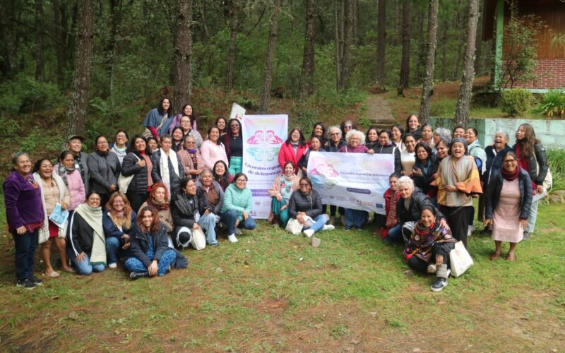 Encuentro regional de Defensoras “Bordando resiliencias desde el sur”